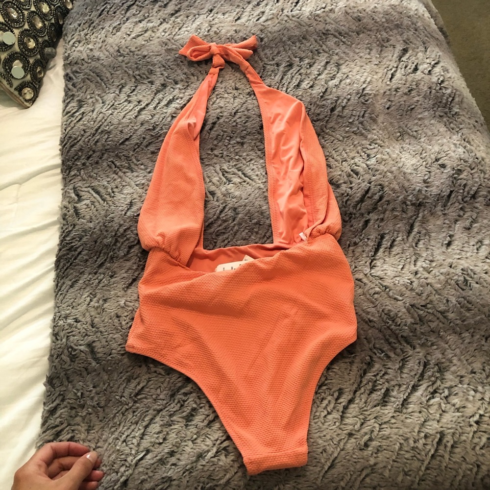 One piece bathing suit - Picture 3 of 4